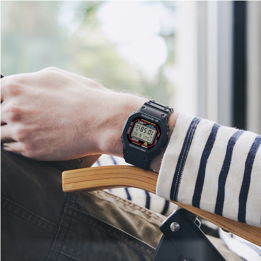 Casio - Orologio digitale origin Serie DW-5600 al quarzo | 48,9× 42,8mm