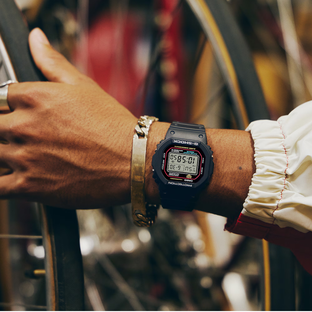 Casio - Orologio digitale origin Serie DW-5600 al quarzo | 48,9× 42,8mm