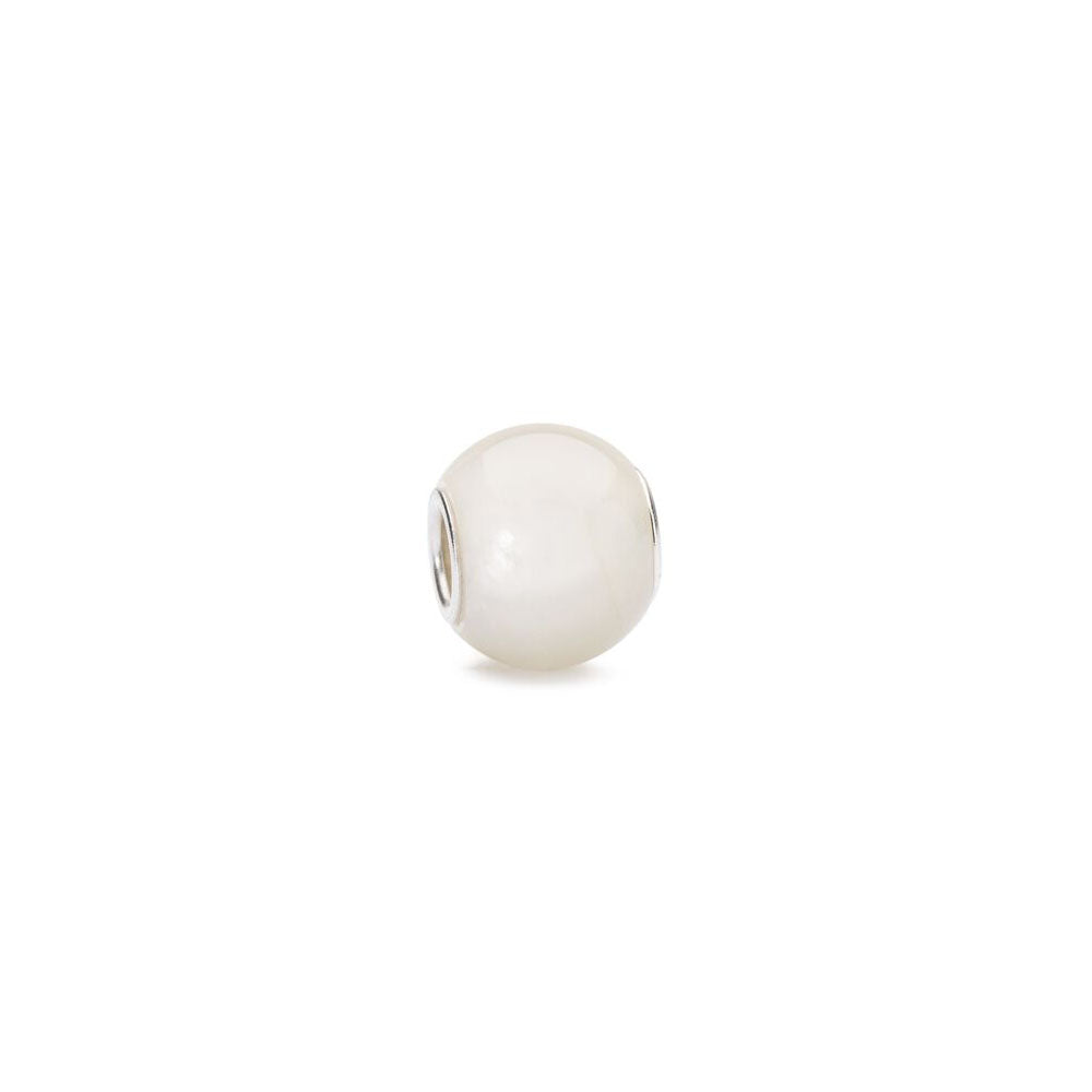 ROUND WHITE MOONSTONE